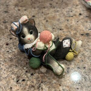 1996 Calico Kittens “I’m All Wrapped Up Over You” Figurine